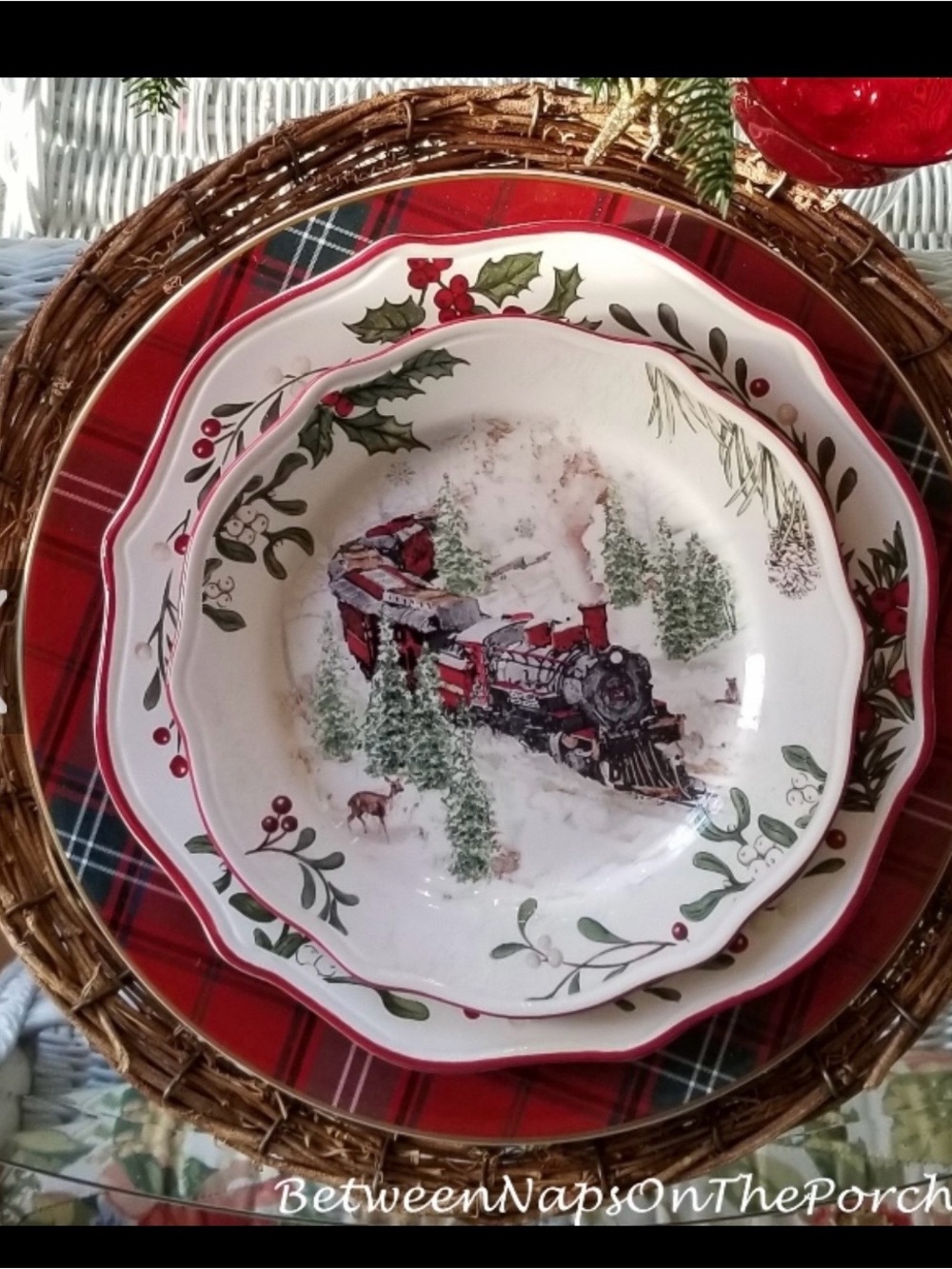 4 Better H&G Home for the Holiday Train Luncheon Plates